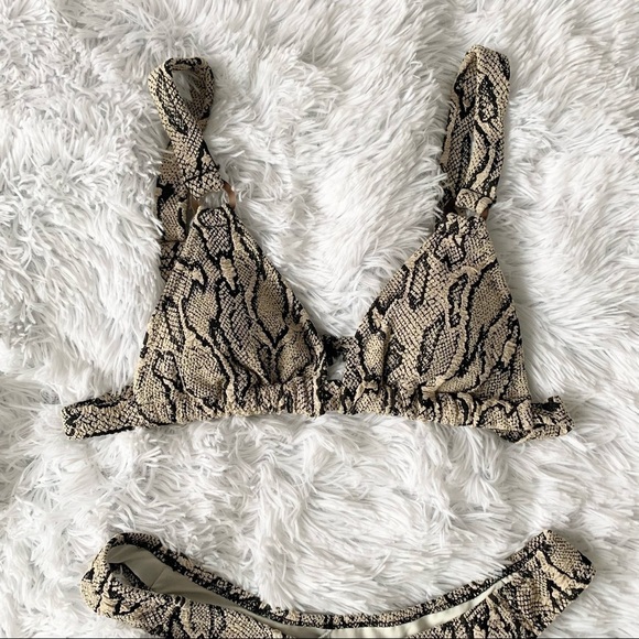 Cupshe NWT Bikini Swimsuit Low Waist V Neck Textured Snakeskin Two Piece - Picture 6 of 15